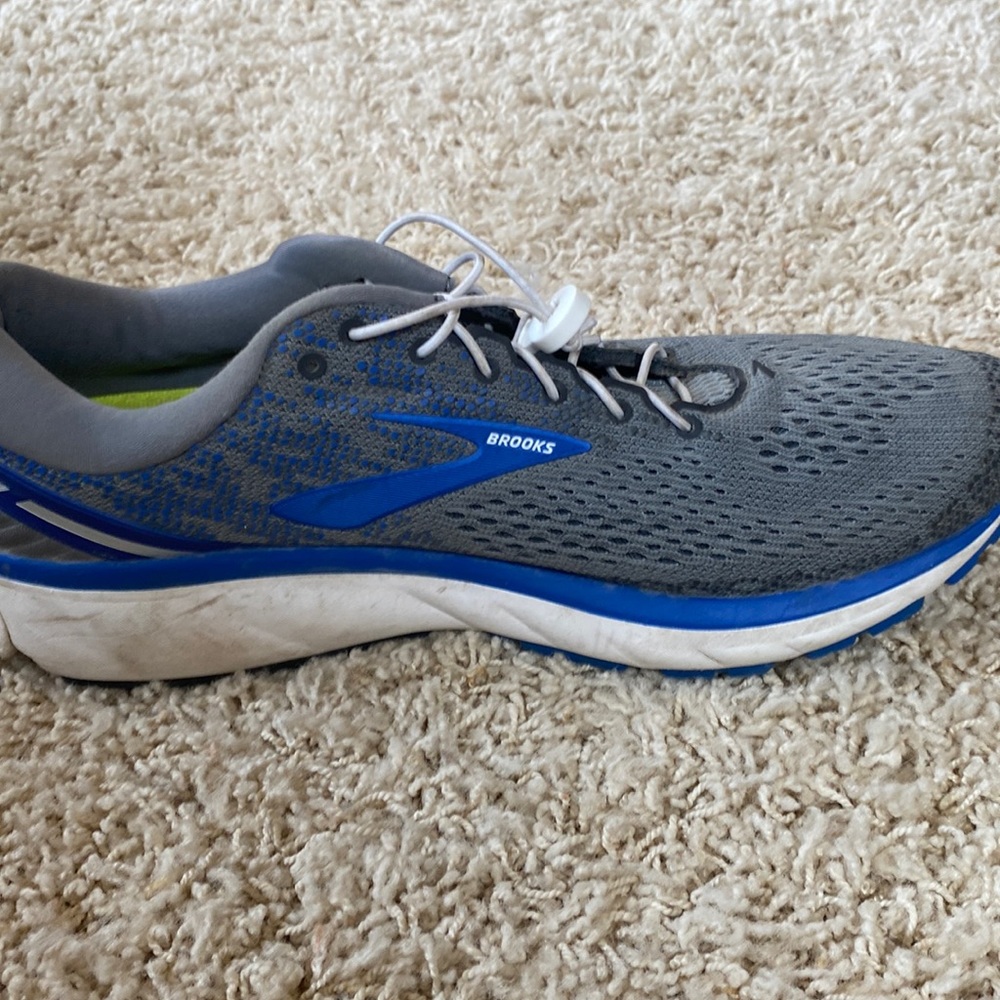 Men’s blue brooks running shoes